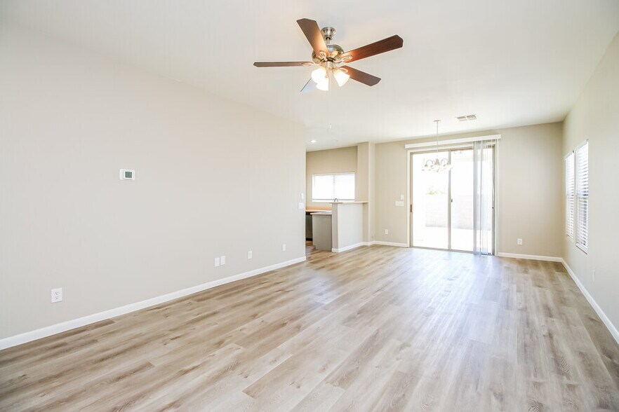 Building Photo - 40339 W Helen Ct