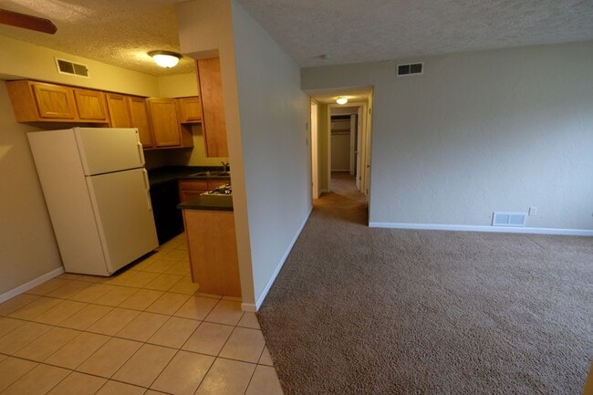 Building Photo - 807 N Fell Ave