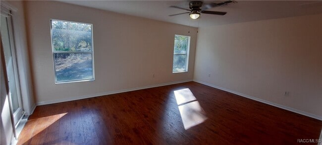 Building Photo - 9 Elder Ct W