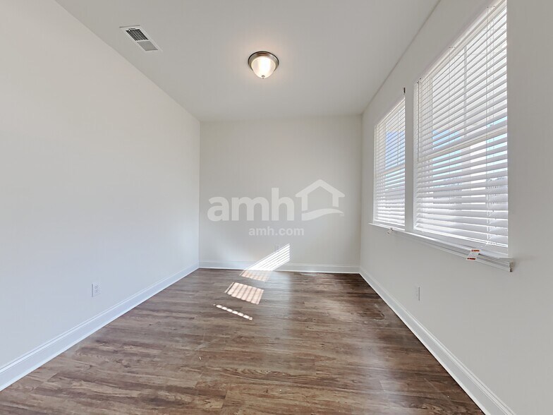 Building Photo - 139 Dog Path Trl