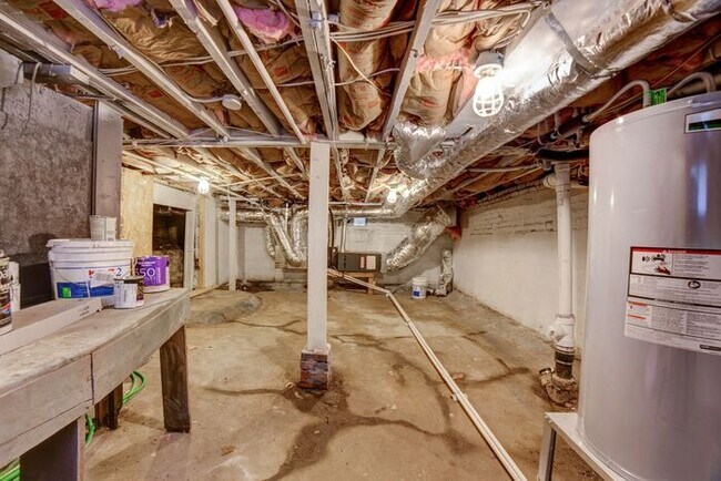 Building Photo - 3/2.5 Dream Home With Lots Of Charm