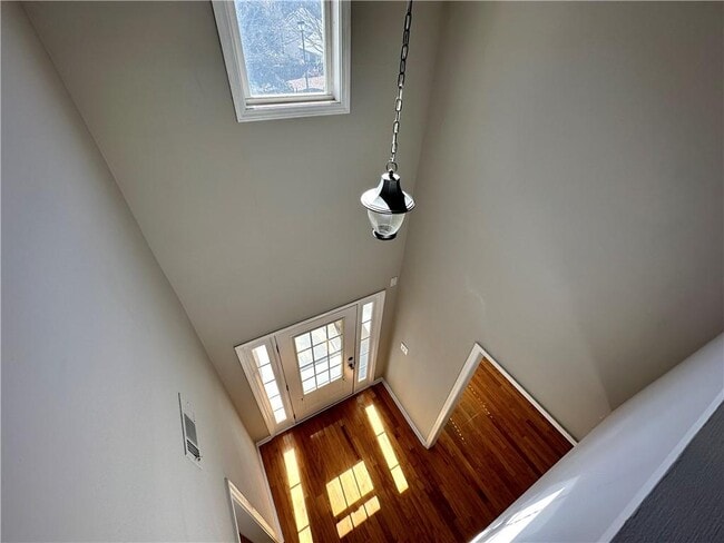 Building Photo - 2403 Walnut Tree Ln
