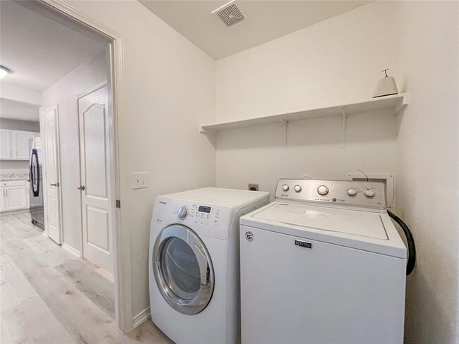 Building Photo - 6708 Cornish Hen Ln