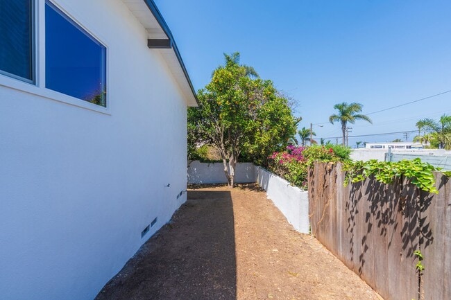 Building Photo - Hermosa Beach Home Rental
