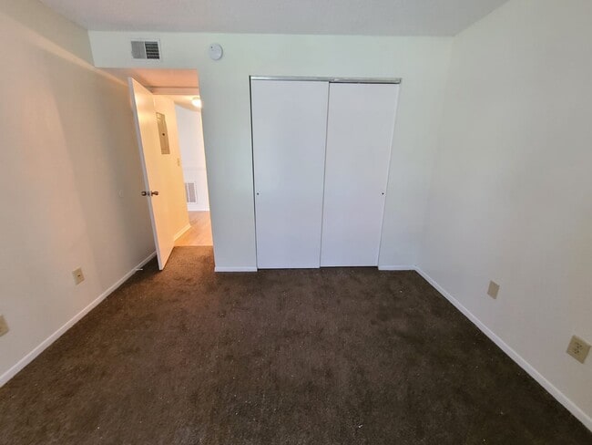 Building Photo - 4034 Dream Oak Pl