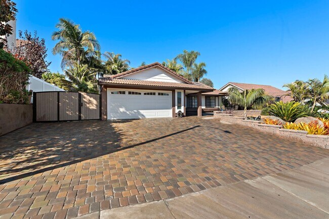 Building Photo - 2967 Bonanza