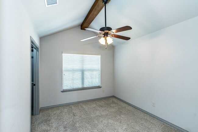 Building Photo - Gorgeous Home in Cooper District