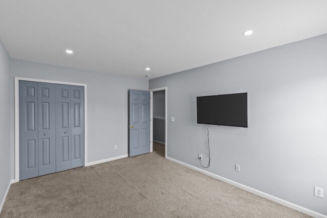 Building Photo - 4531 Dalbeth St