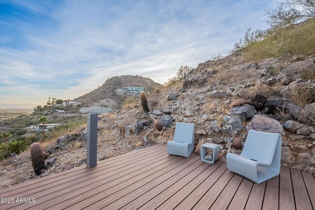 Building Photo - 7044 N Hillside Dr