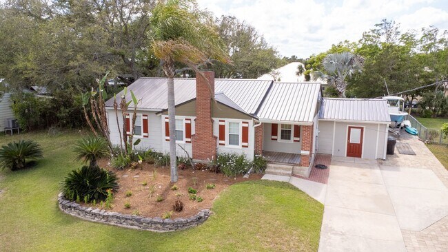 Building Photo - Davis Shores 3/2 Single Family Home