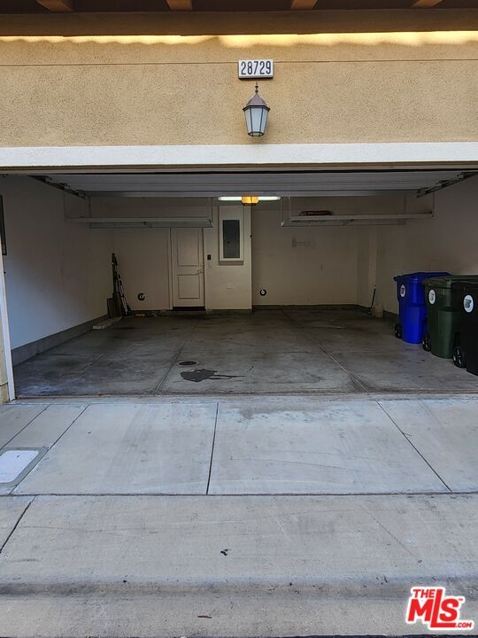 Building Photo - 28729 Jardineras Dr