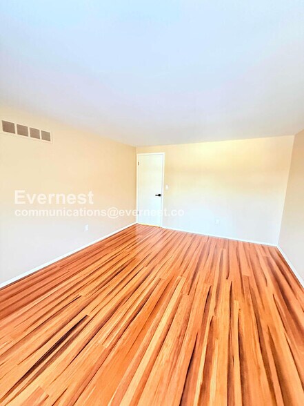 Building Photo - 1129 Kirts Blvd