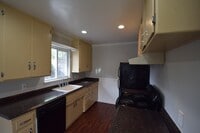 Building Photo - 5233 Columbine Way
