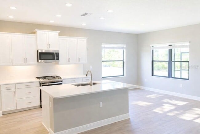 Building Photo - 341 Ariano Ave