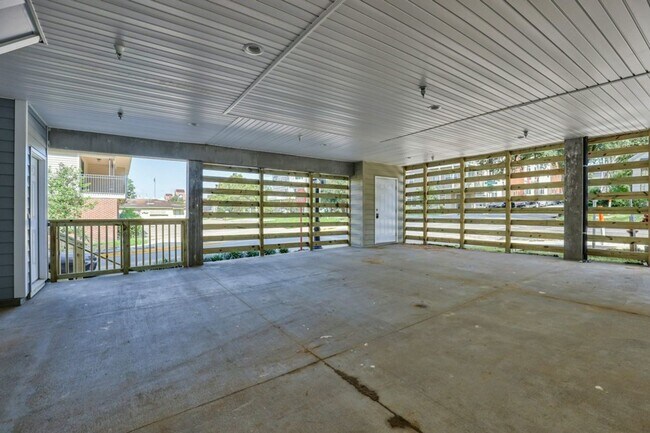 Building Photo - 537 Lorene St