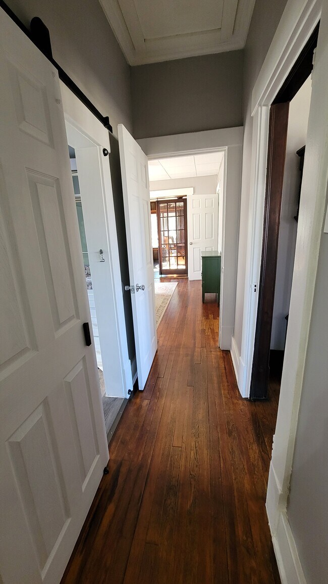 Building Photo - 1601 N Broadway St