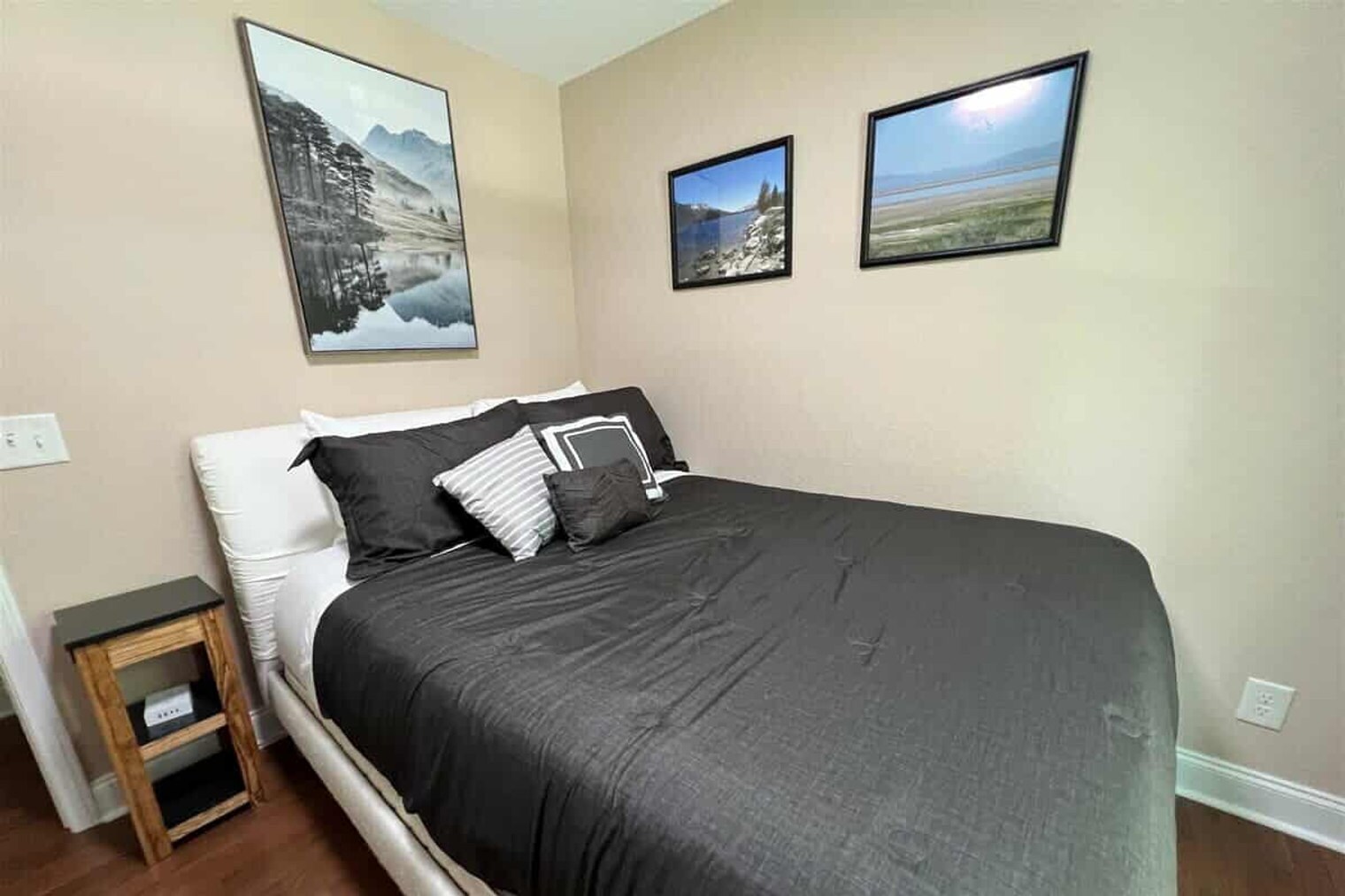 Building Photo - 121 Sawmill Springs Rd