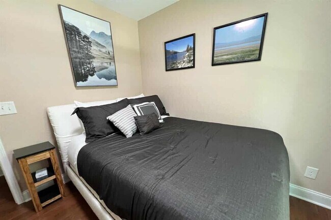 Building Photo - 121 Sawmill Springs Rd