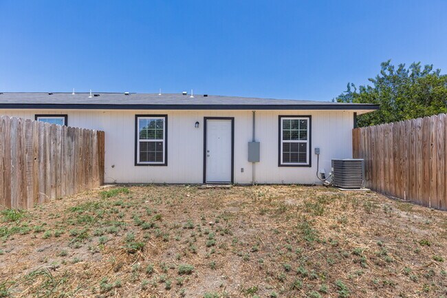 Building Photo - 1006 Co Rd 4516