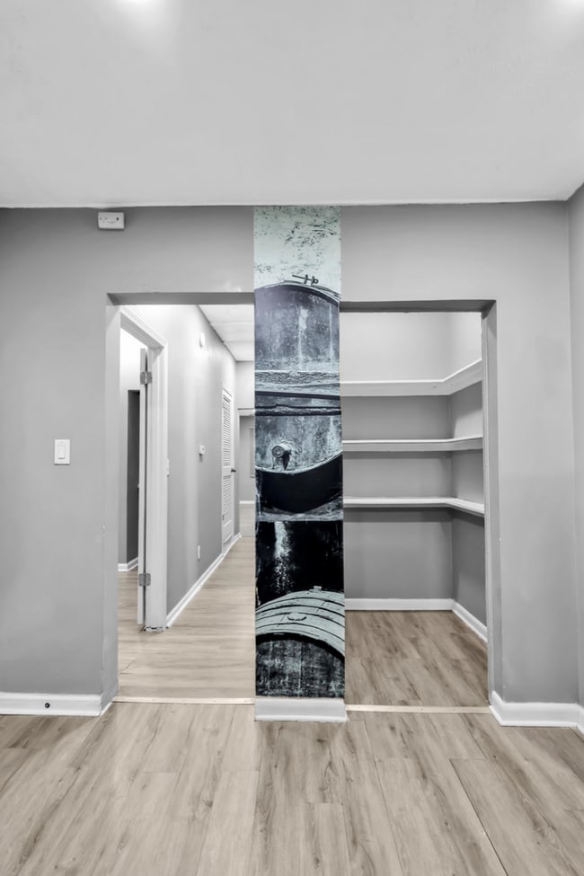 Building Photo - 1911 S 14th St