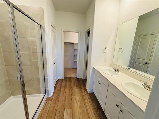 Building Photo - 510 Macdonald Wy