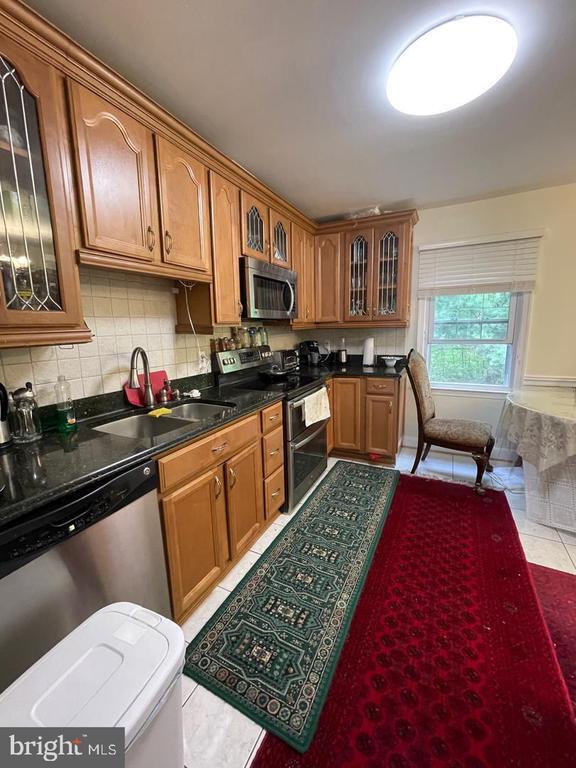 Building Photo - 7746 Brandeis Way