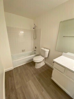 Building Photo - Newly Renovated, 1b/1b in great location