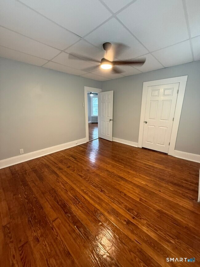 Building Photo - 319 Delavan Ave