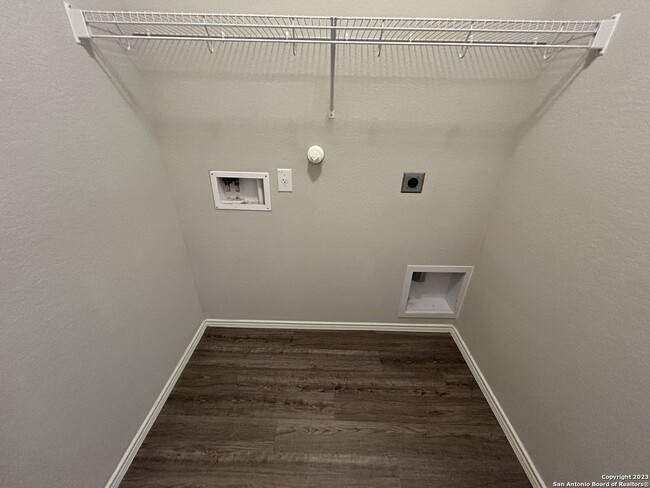 Building Photo - 15214 Pandion Dr