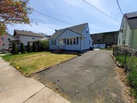 Building Photo - 119 Lindegar St