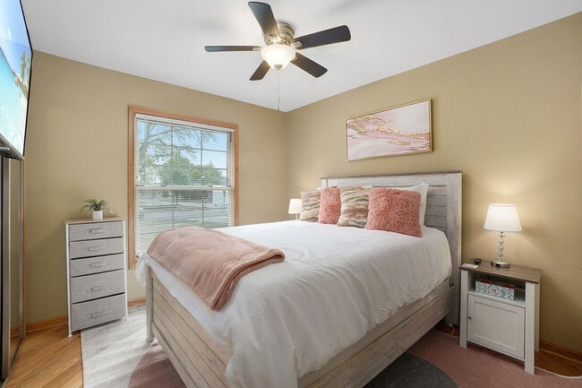 Building Photo - 255 Banbury Ave