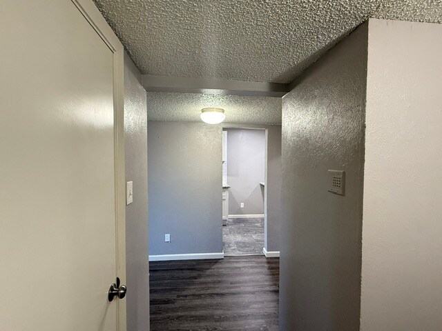 Building Photo - 6012-6012 Westridge Ln