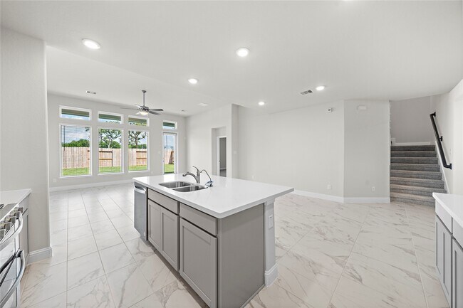 Building Photo - 1718 Forest Mist Dr