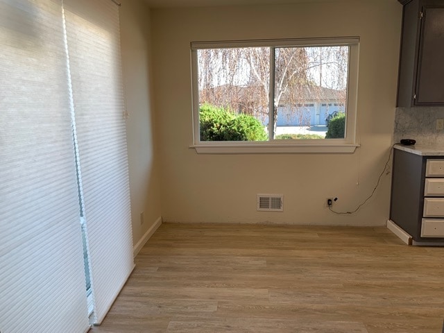 Building Photo - 1420 Village Ct