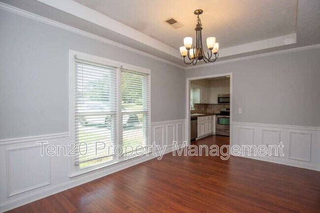 Building Photo - 2234 Birchwood Dr