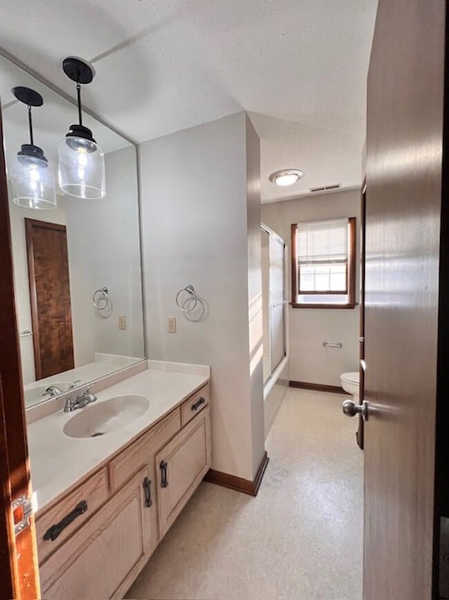 Building Photo - 4273 W Lake Rd