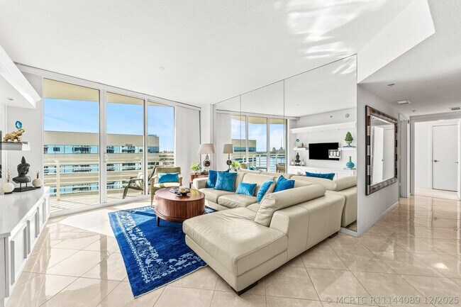 Building Photo - 1551 N Flagler Dr