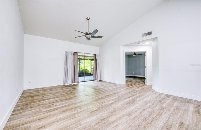 Building Photo - 2617 Bentley Dr