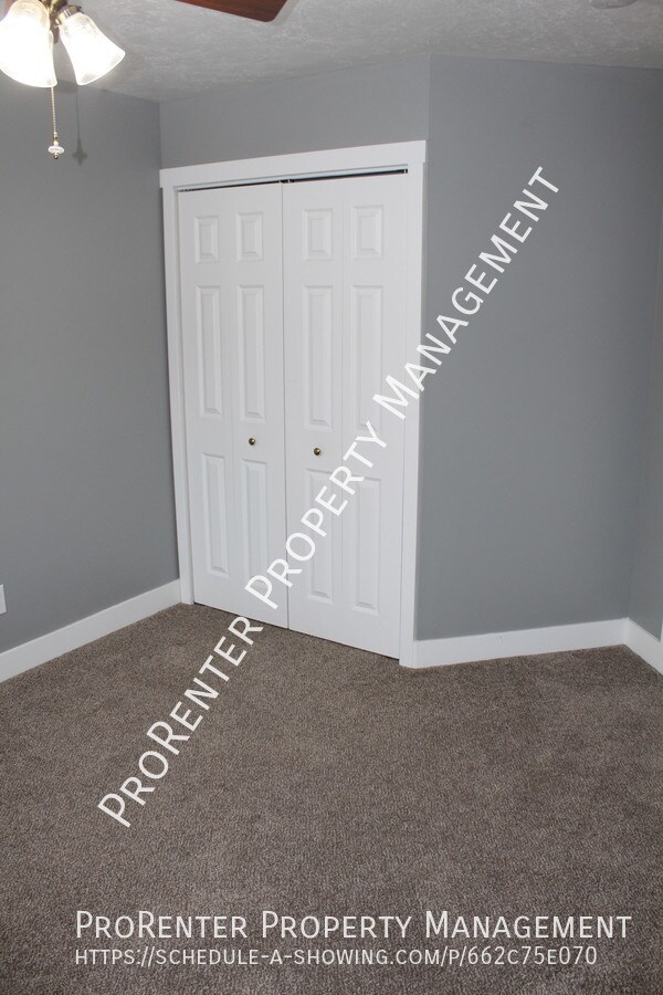 Building Photo - 8130 Deer Run Way