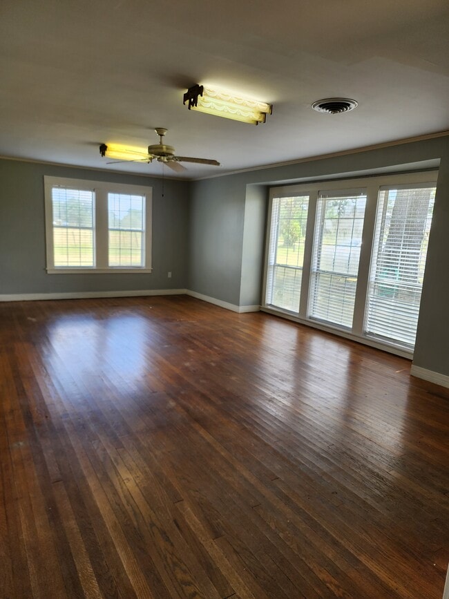 Building Photo - 1664 AR-32