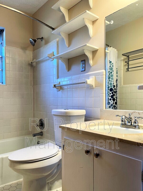 Building Photo - 2844 Marbry Dr