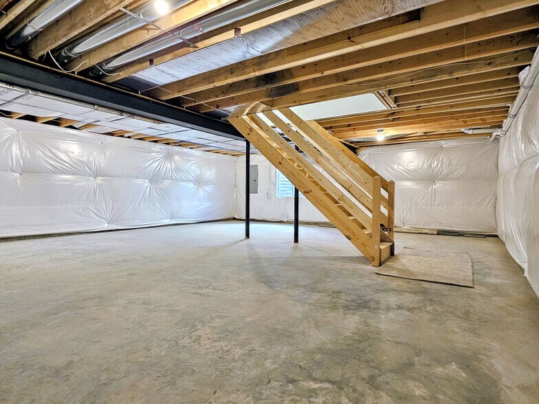 Building Photo - 394 Hensley St