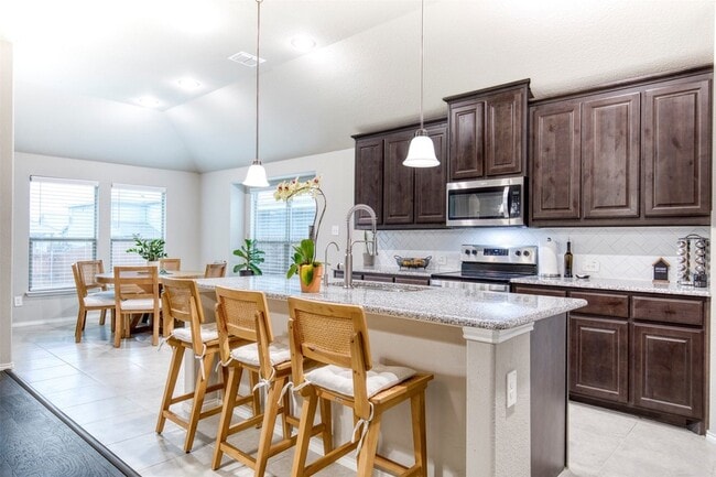Building Photo - 2846 Hudson Dr