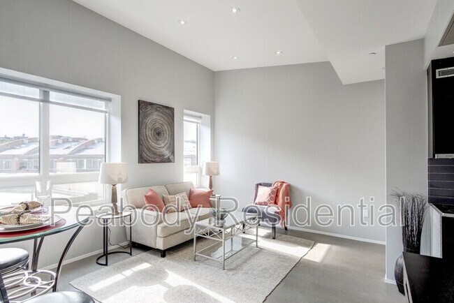 Building Photo - 2422 17th St NW