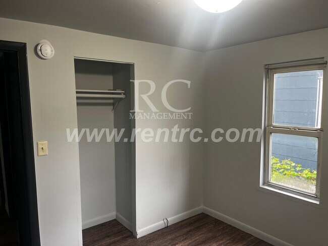 Building Photo - 229 Kentucky-
