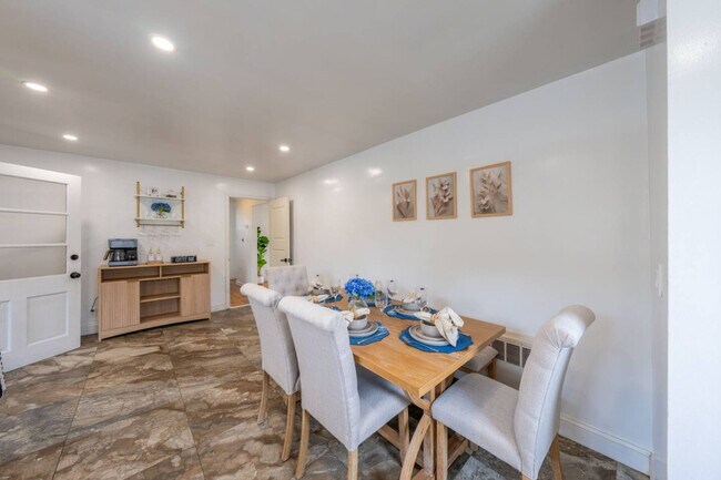 Building Photo - 810 Walnut St