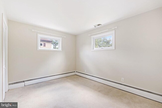 Building Photo - 8005 Woodholme Cir