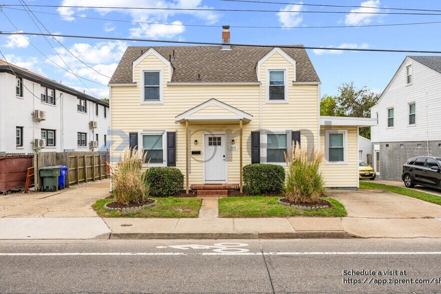 Primary Photo - 965 W Ocean View Ave