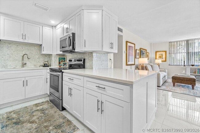 Building Photo - 2600 N Flagler Dr
