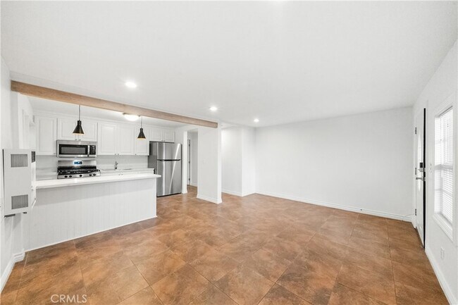 Building Photo - 274 Cliff Dr